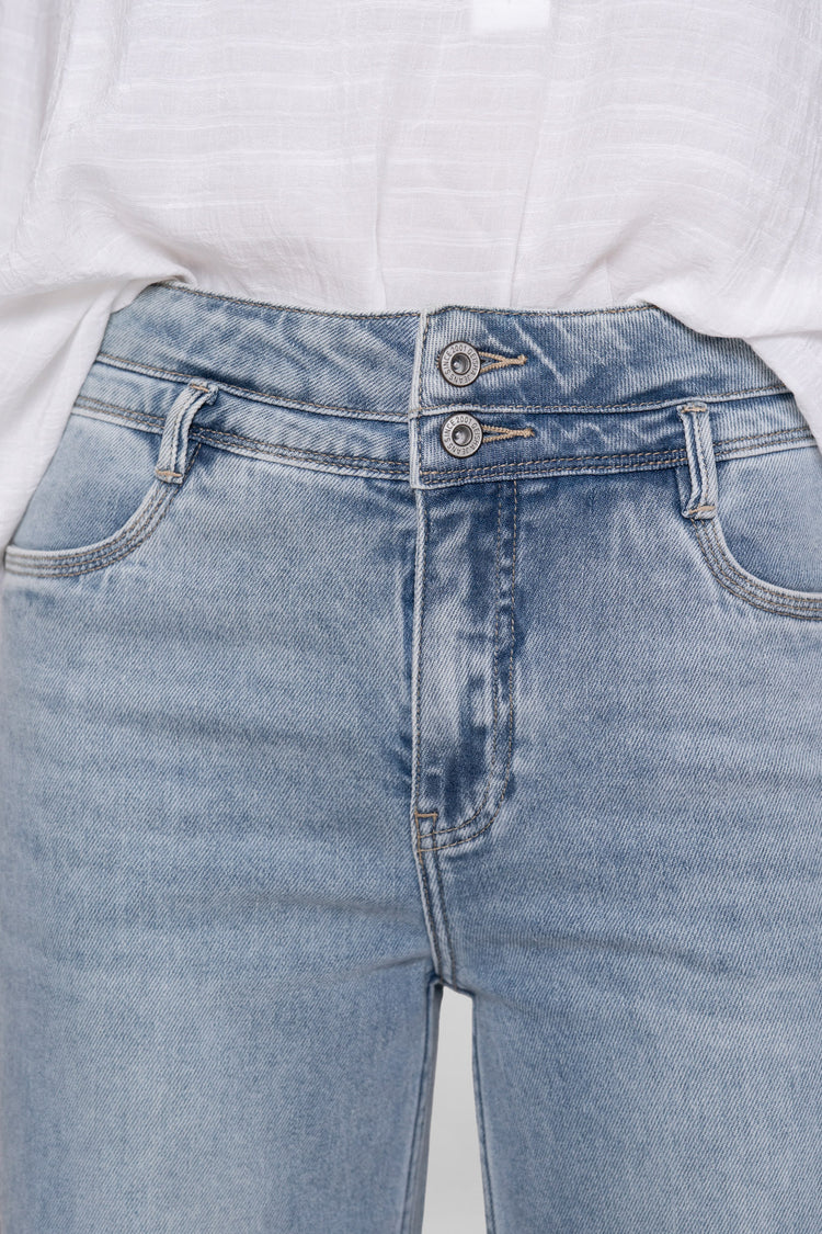 Geisha High Rise Jeans mit weitem Bein und farbigen Strasssteinen