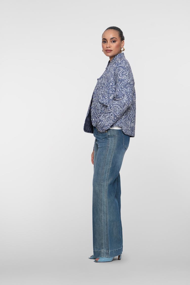 Geisha Wide Leg Jeans mit goldfarbenem Garn