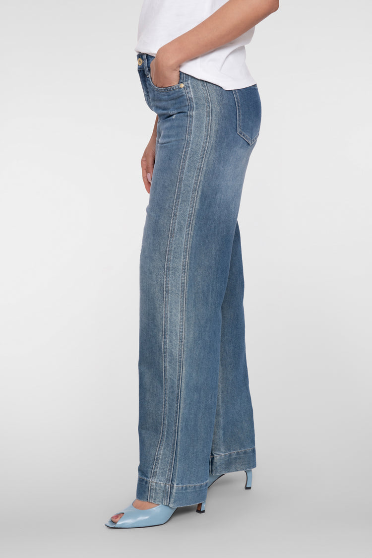 Geisha Wide Leg Jeans mit goldfarbenem Garn
