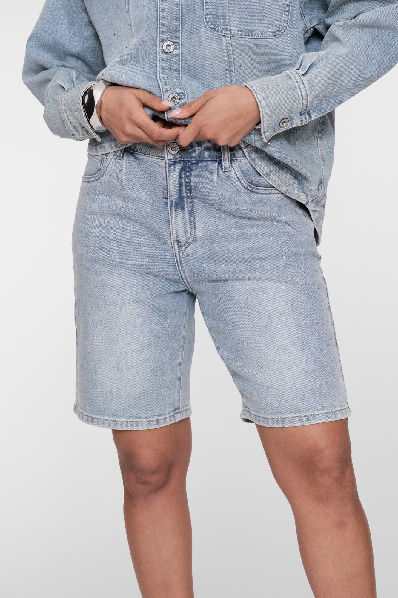 Geisha Denim-Bermuda mit dezenten Strasssteinen