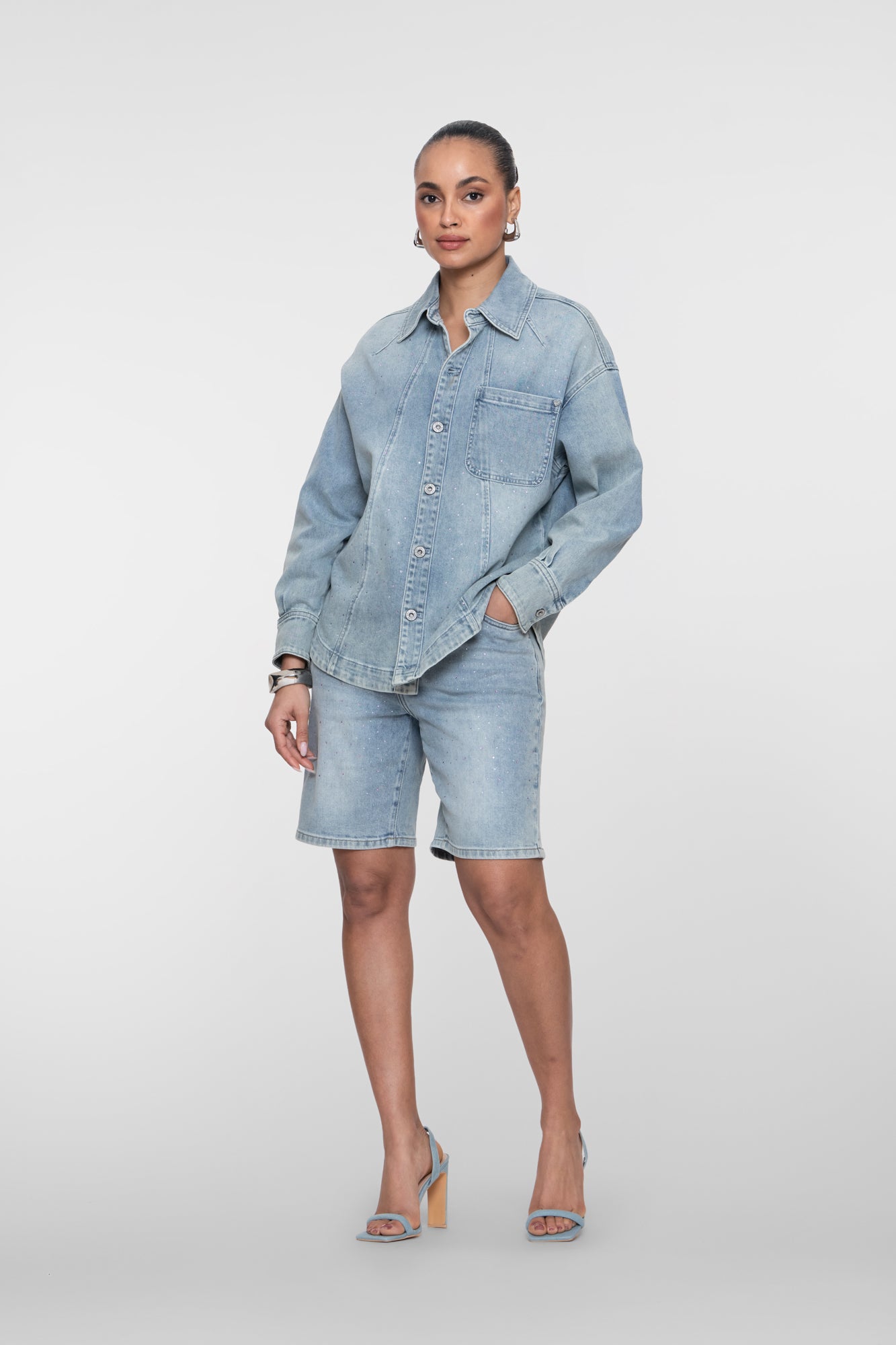 Geisha Denim-Bermuda mit dezenten Strasssteinen