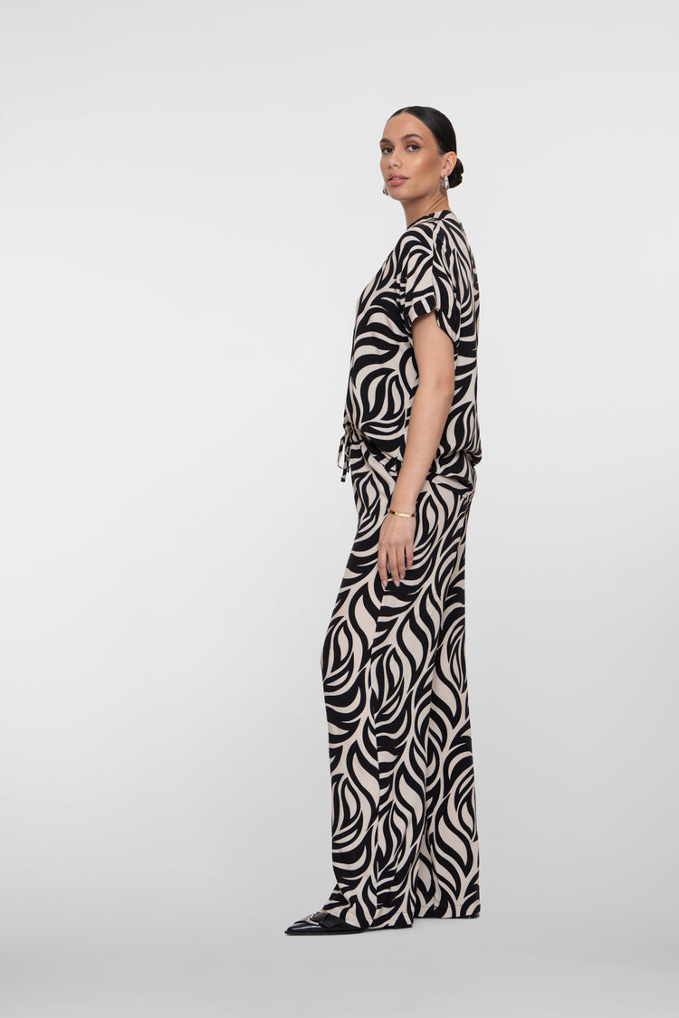 Geisha Pantalon mit elegantem Blumenmuster