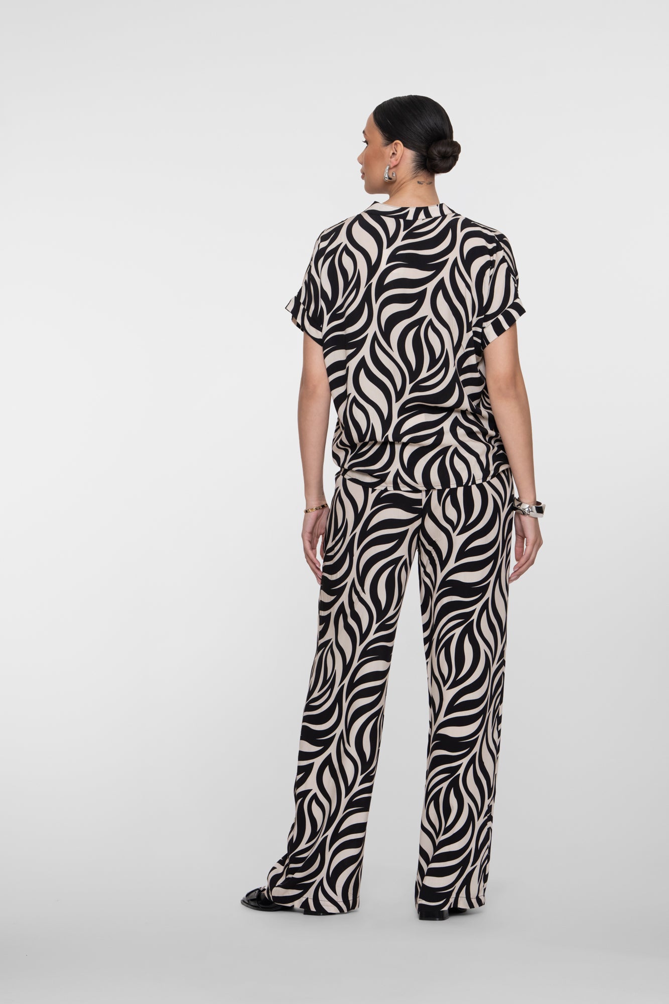 Geisha Pantalon mit elegantem Blumenmuster