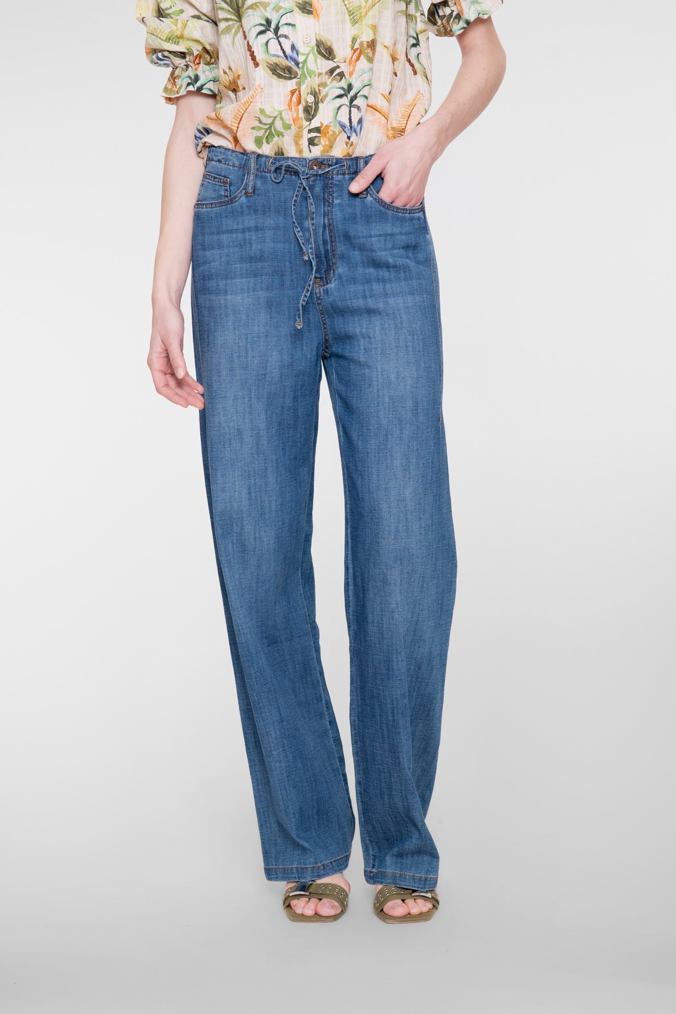Geisha Jeans mit hoher Taille und Kordelzug