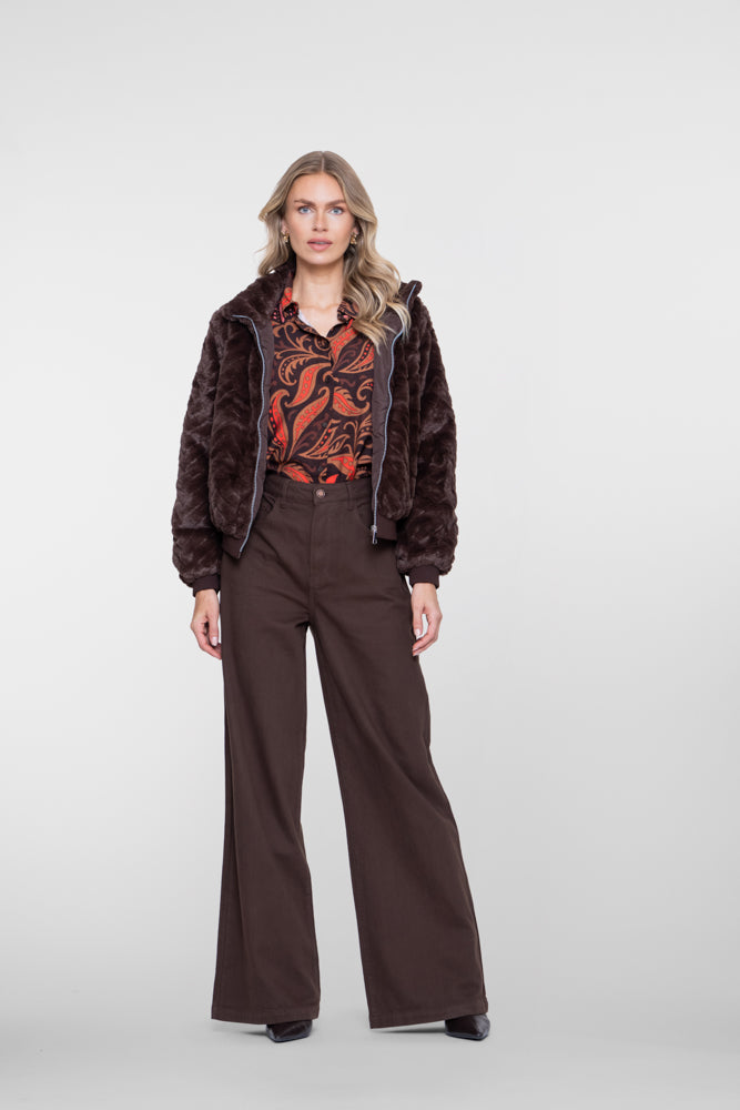 Geisha Jeans mit ausgestelltem Bein