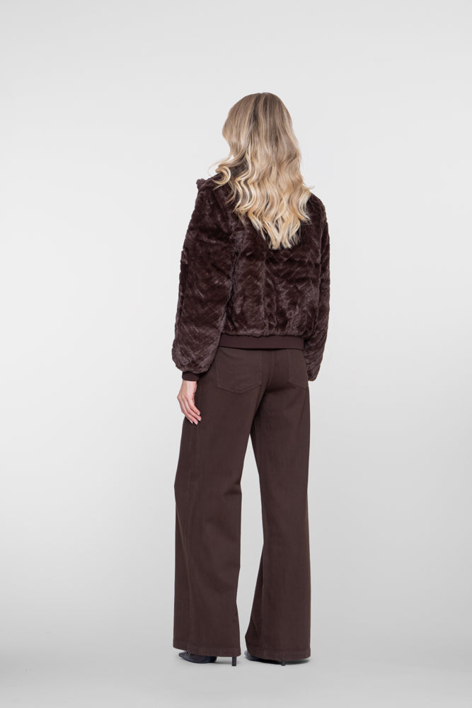Geisha Jeans mit ausgestelltem Bein