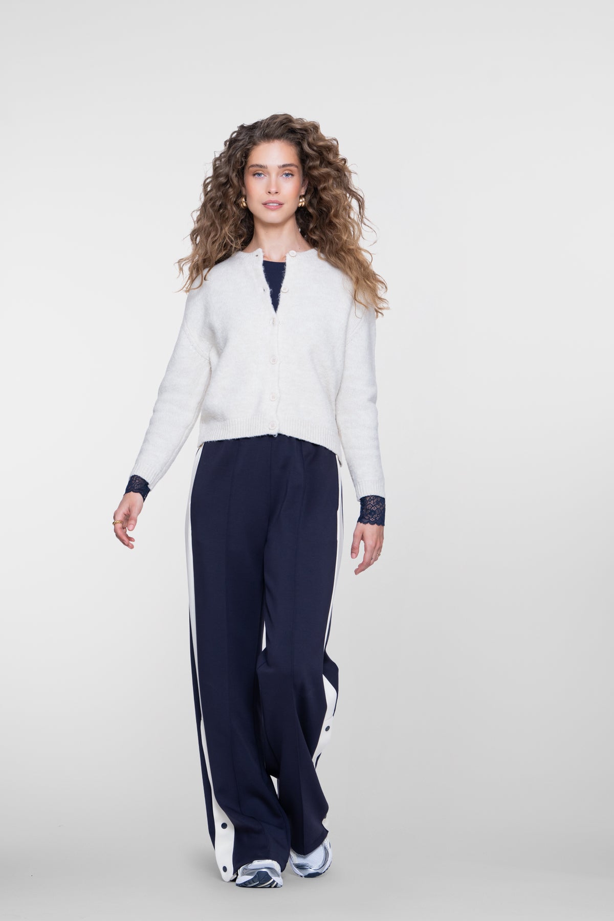 Geisha Basic-Top mit Spitzenmanschetten – Shop de look