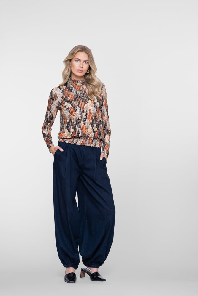 Geisha Jeans mit Ballon Passform und elastischen Details