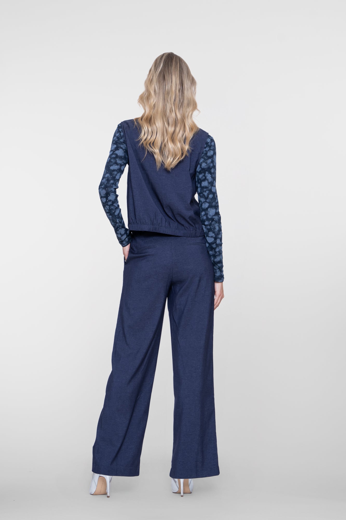 Geisha Pantalon mit ausgestelltem Bein