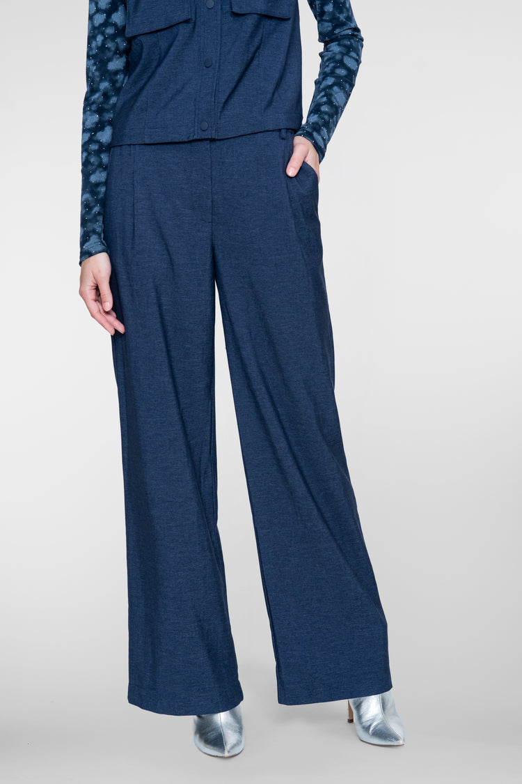 Geisha Pantalon mit ausgestelltem Bein