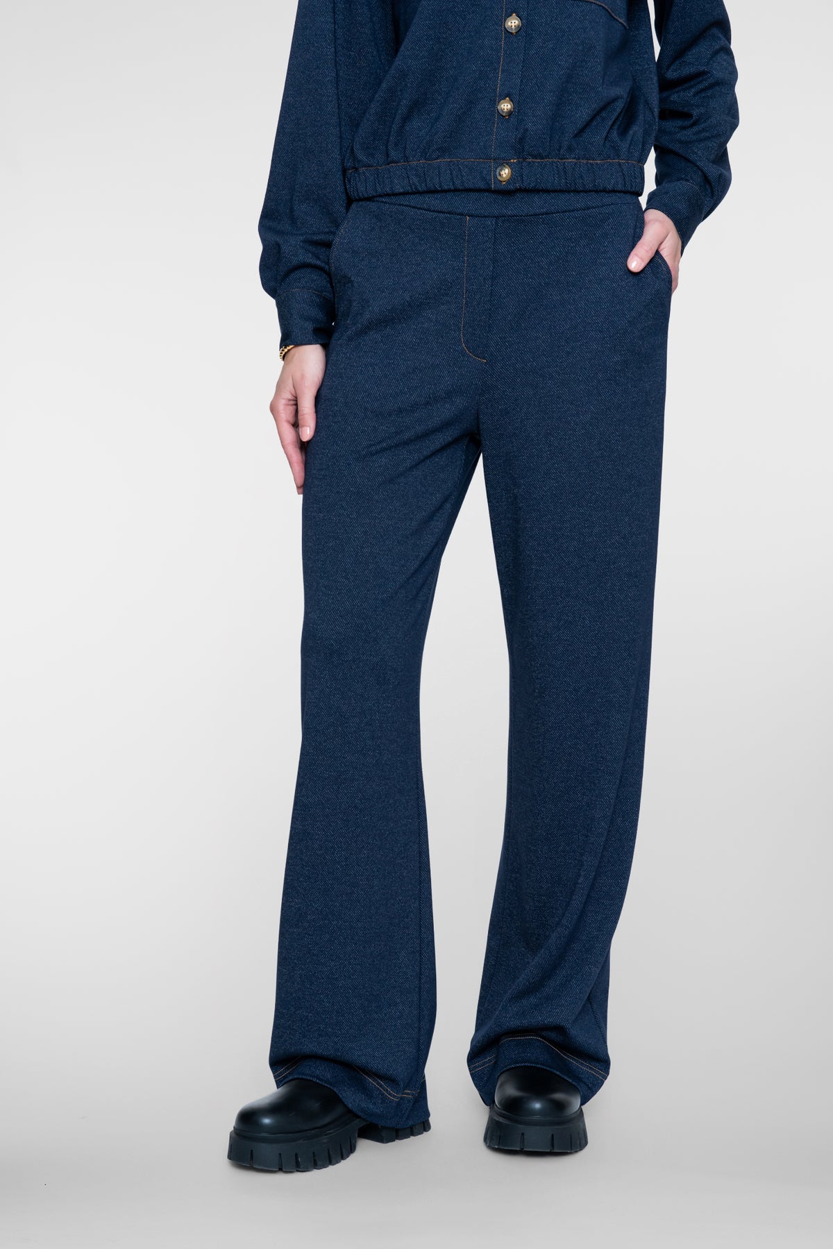 Geisha Pantalon mit elastischem Bund und Denim-Optik