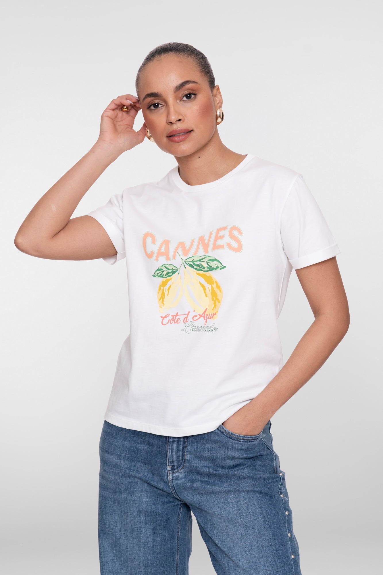 Geisha Cannes Print T-Shirt mit Zitronenmotiv