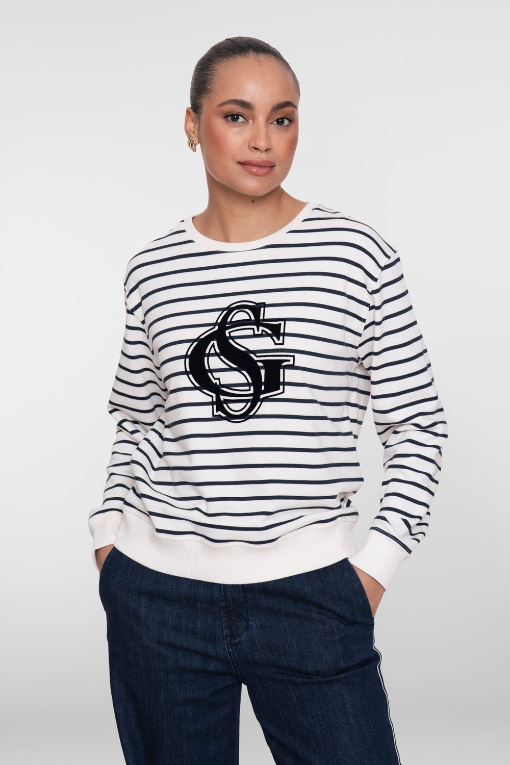 Geisha Sweatshirt mit Streifen und Logo