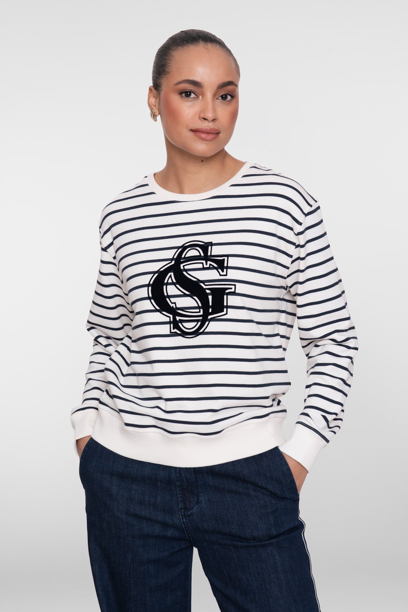 Geisha Sweatshirt mit Streifen und Logo