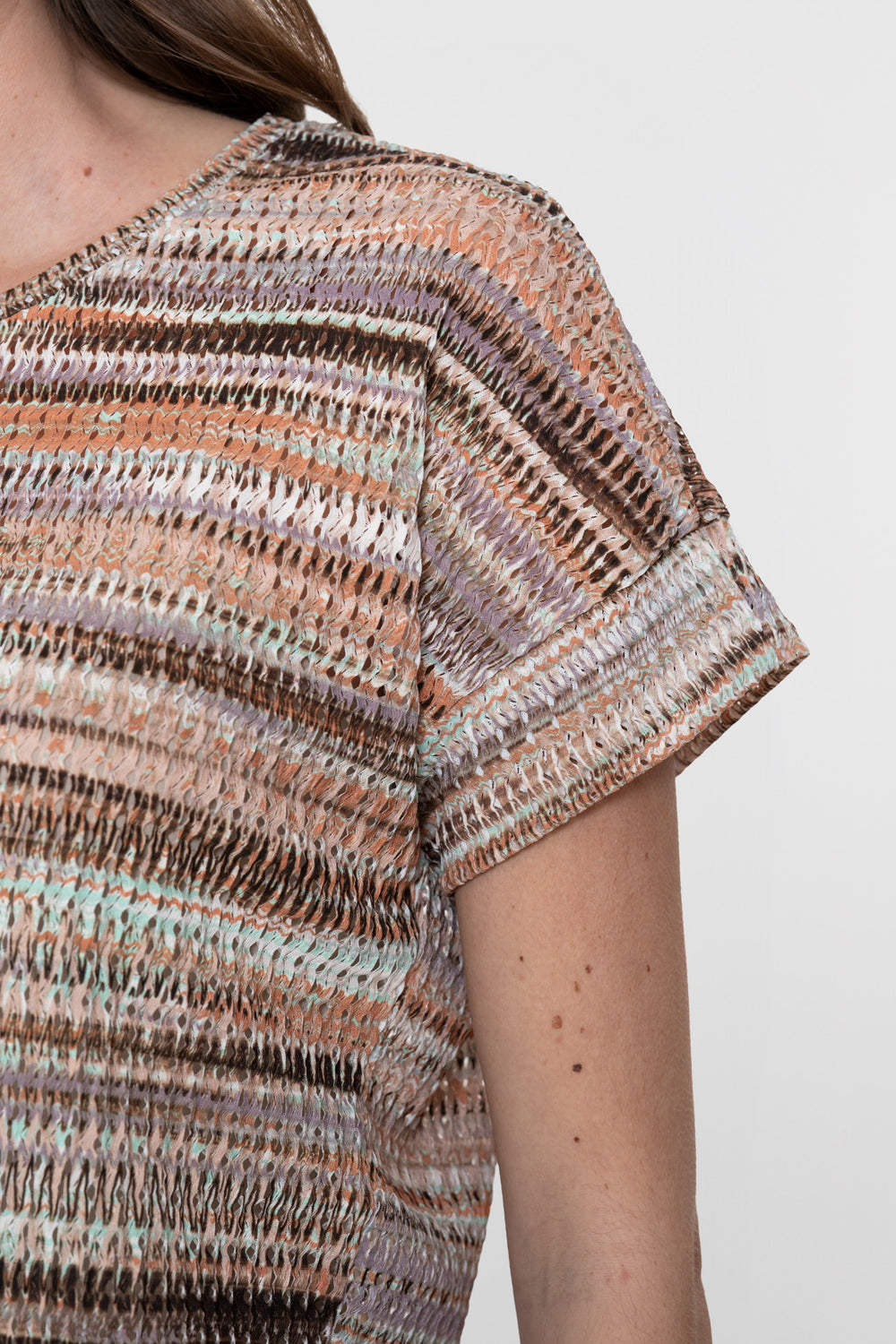 Geisha Top mit durchbrochener Struktur und Streifenmuster