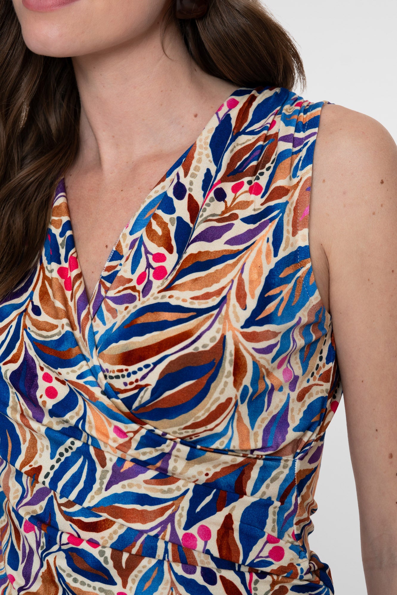 Geisha Top mit Wickelausschnitt und grafischem Print