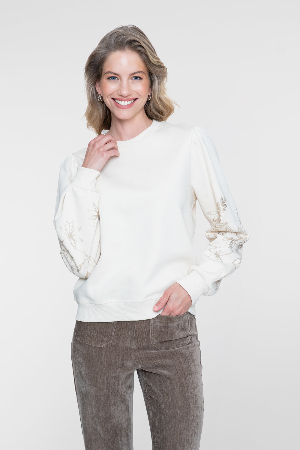 Geisha Sweatshirt mit bestickten Blumenärmeln