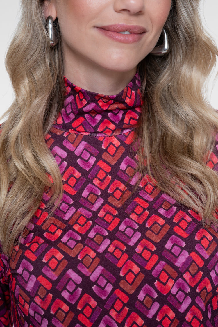 Geisha Top mit grafischem Print und Rollkragen