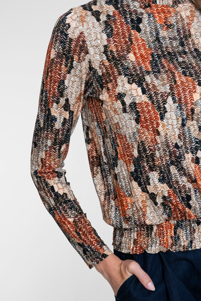 Geisha Top mit grafischem Muster und Smokdetails