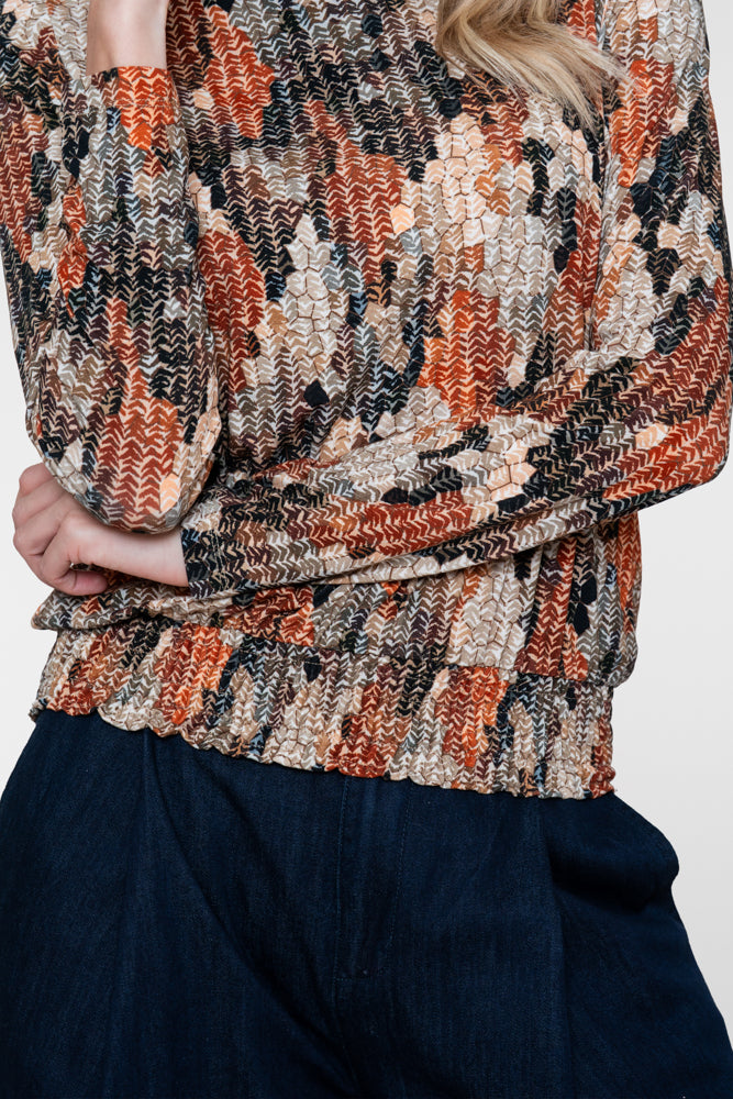 Geisha Top mit grafischem Muster und Smokdetails