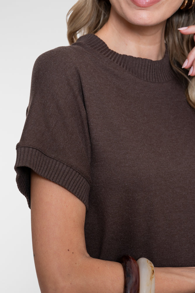 Geisha Basic gestricktes T-Shirt mit Rippstrick