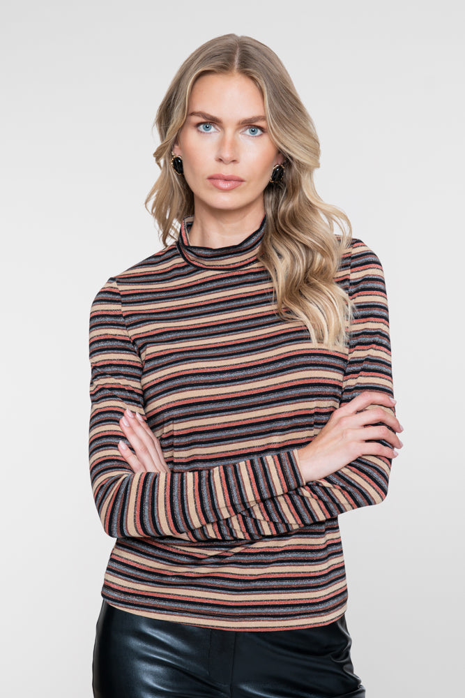 Eng anliegendes, gestreiftes Top im Geisha-Stil mit Lurex und hochstehendem Kragen