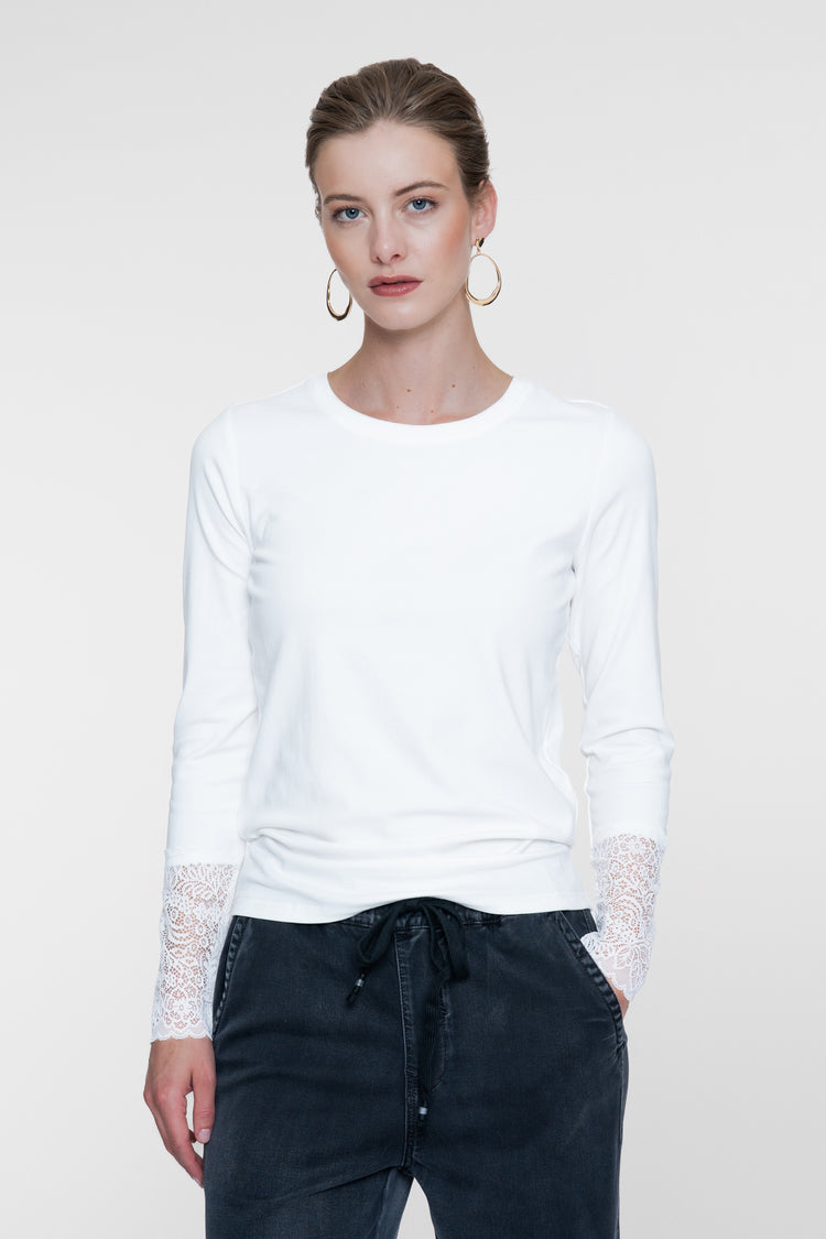 Geisha weißes T-Shirt mit Spitzendetail