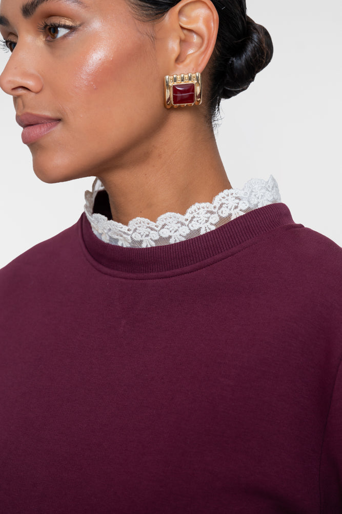 Geisha Damen Sweatshirt mit Spitzenkragen in Burgunderrot