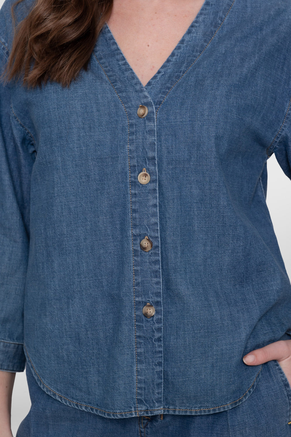 Geisha Denimbluse mit V-Ausschnitt