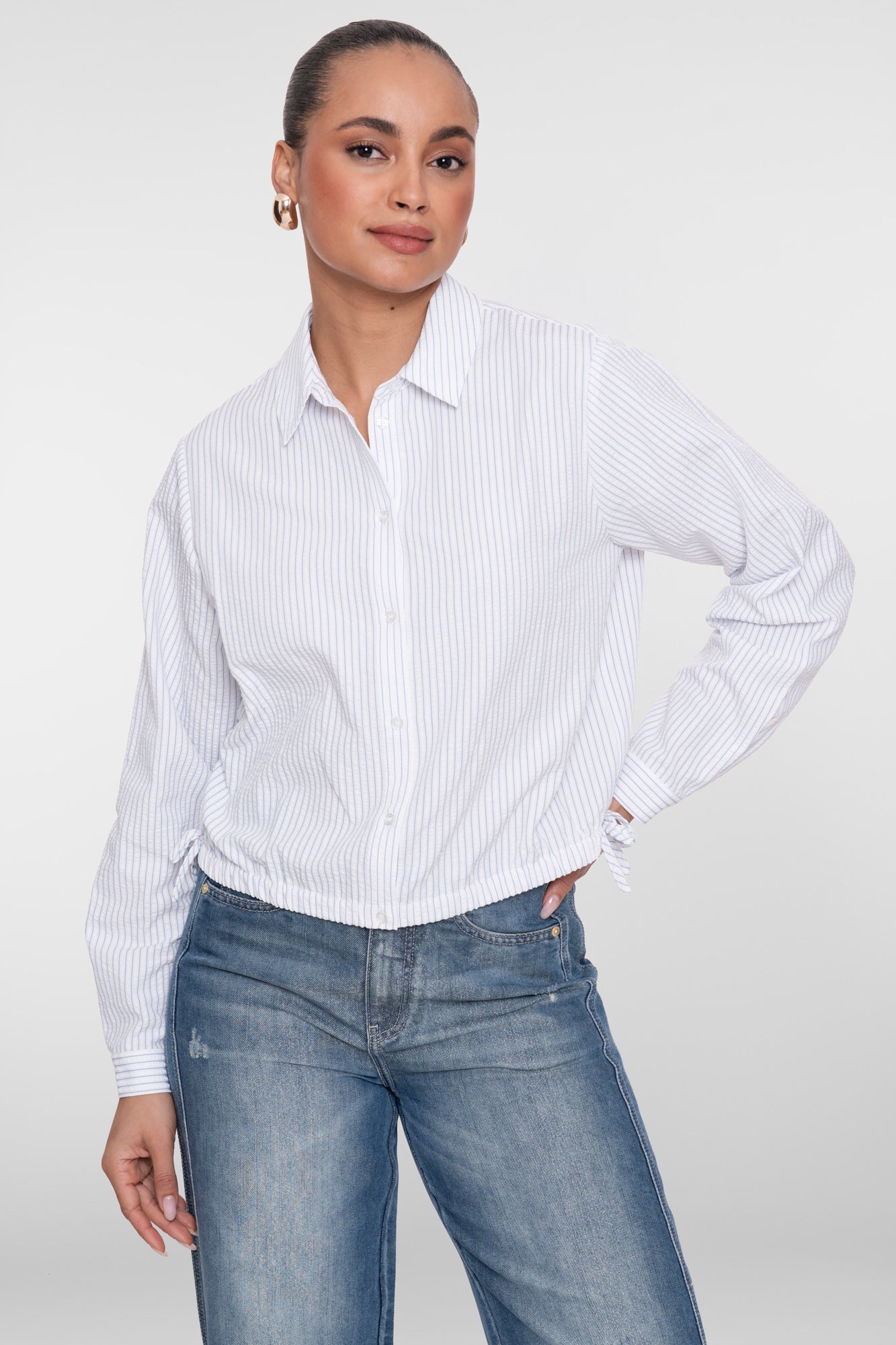 Geisha Bluse mit blauen und weißen Streifen