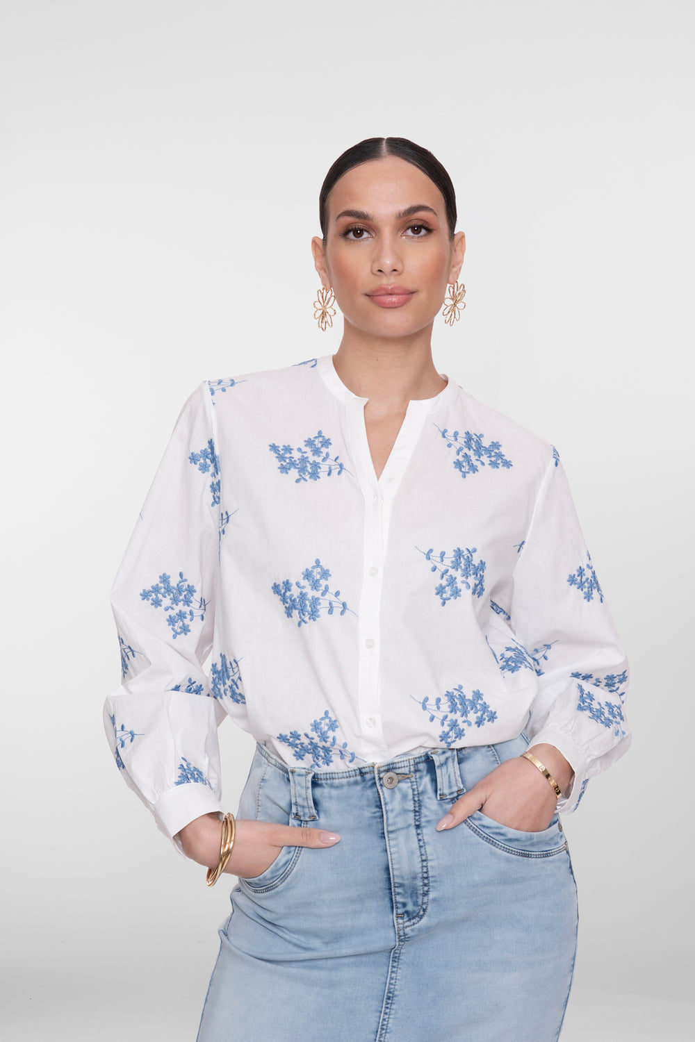 Geisha Bluse mit gestickten Blumen