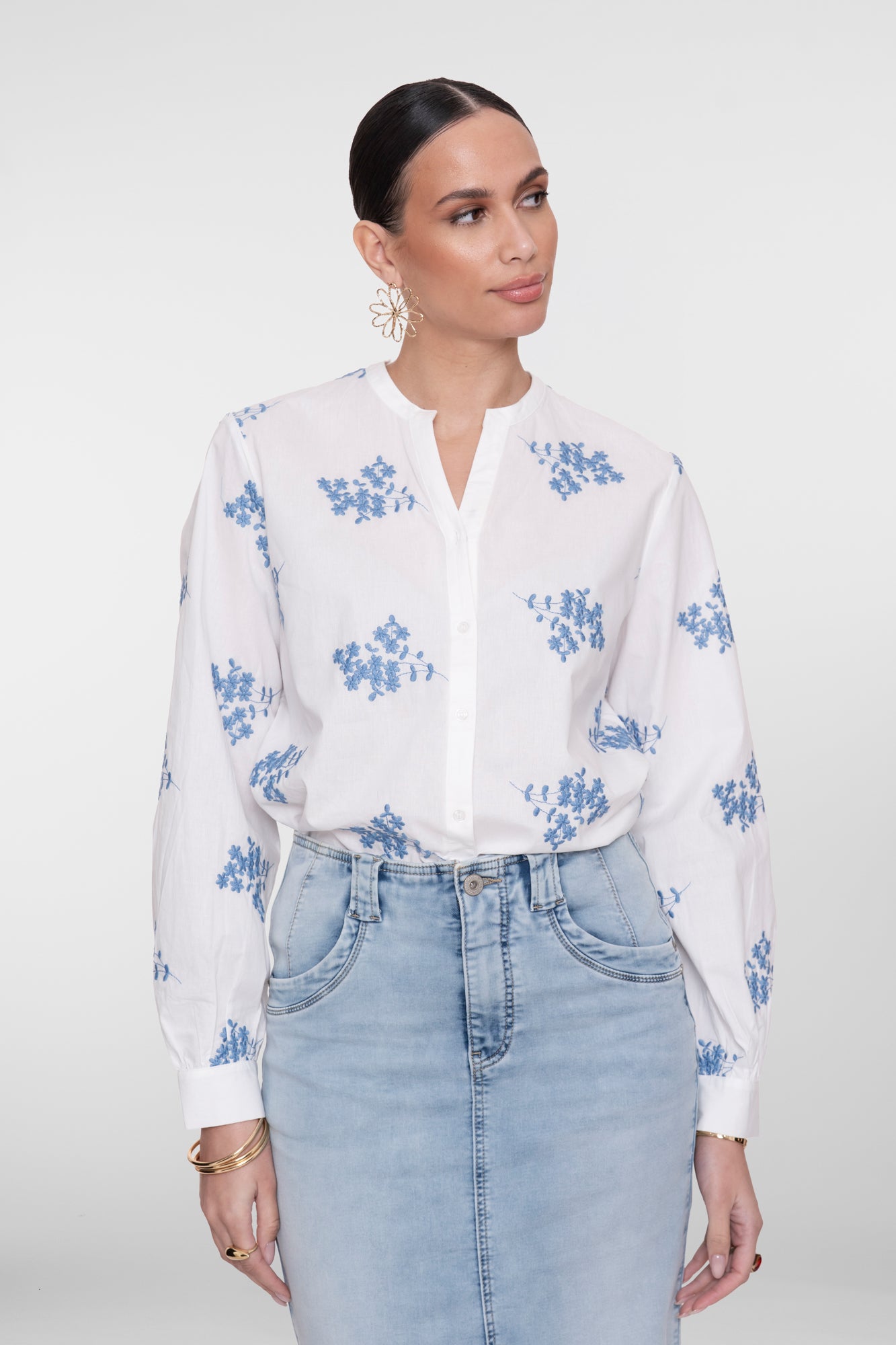 Geisha Bluse mit gestickten Blumen