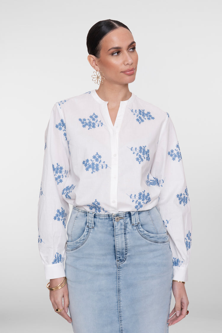 Geisha Bluse mit gestickten Blumen