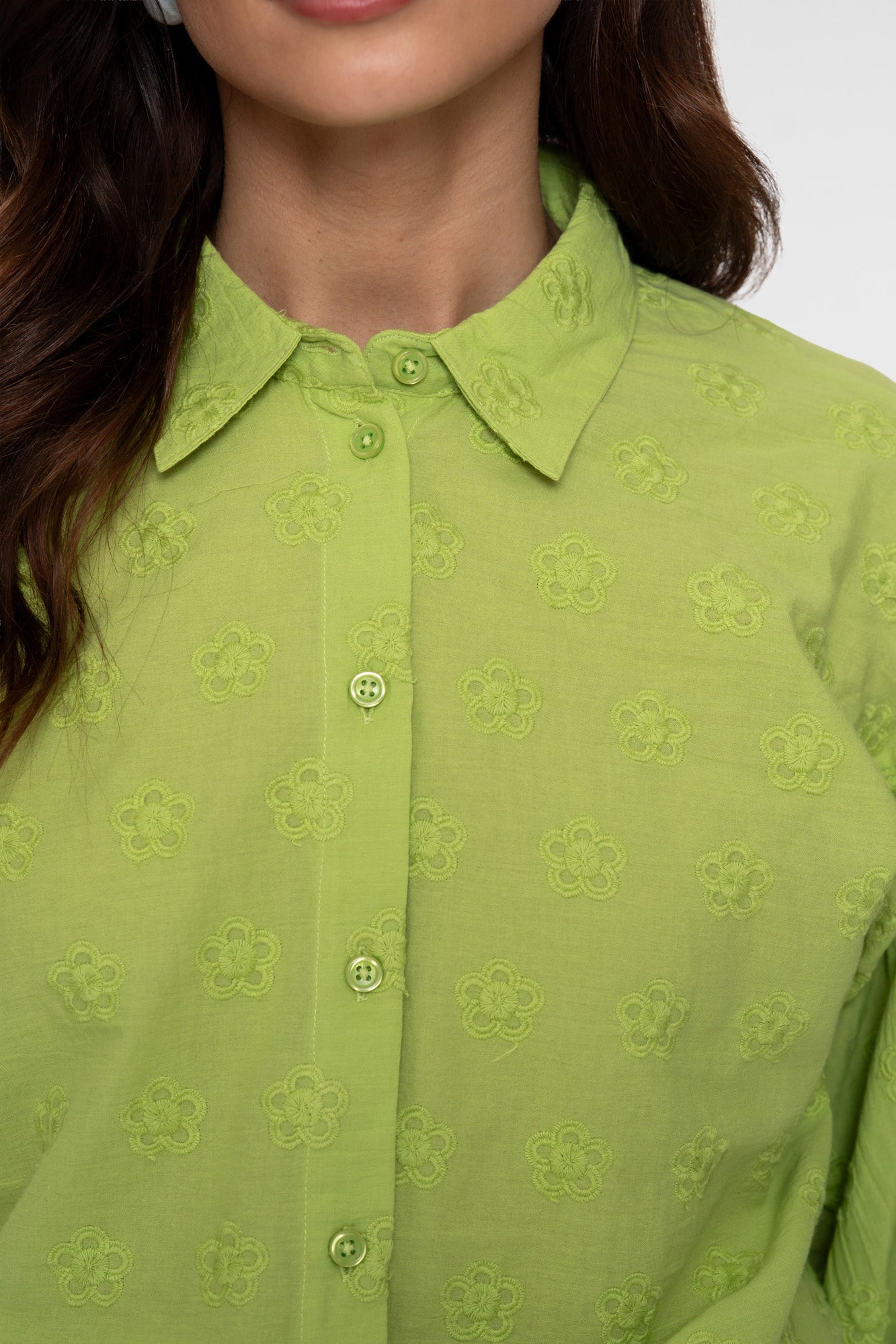 Geisha Limefarbene Bluse mit Broderie