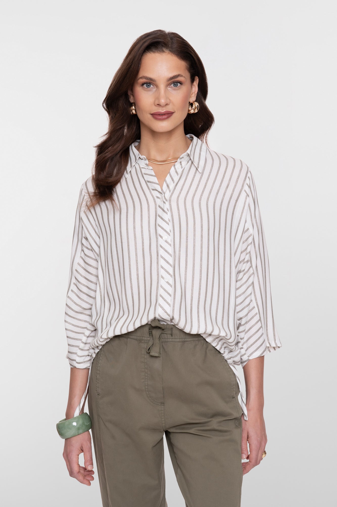 Geisha Damenbluse mit silbernen Streifen und Loose Fit