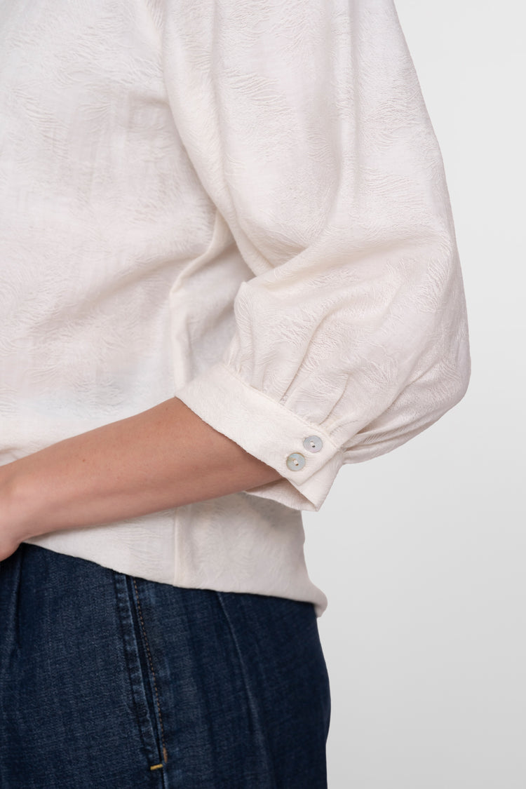Bluse mit Geisha-Struktur und Puffärmeln