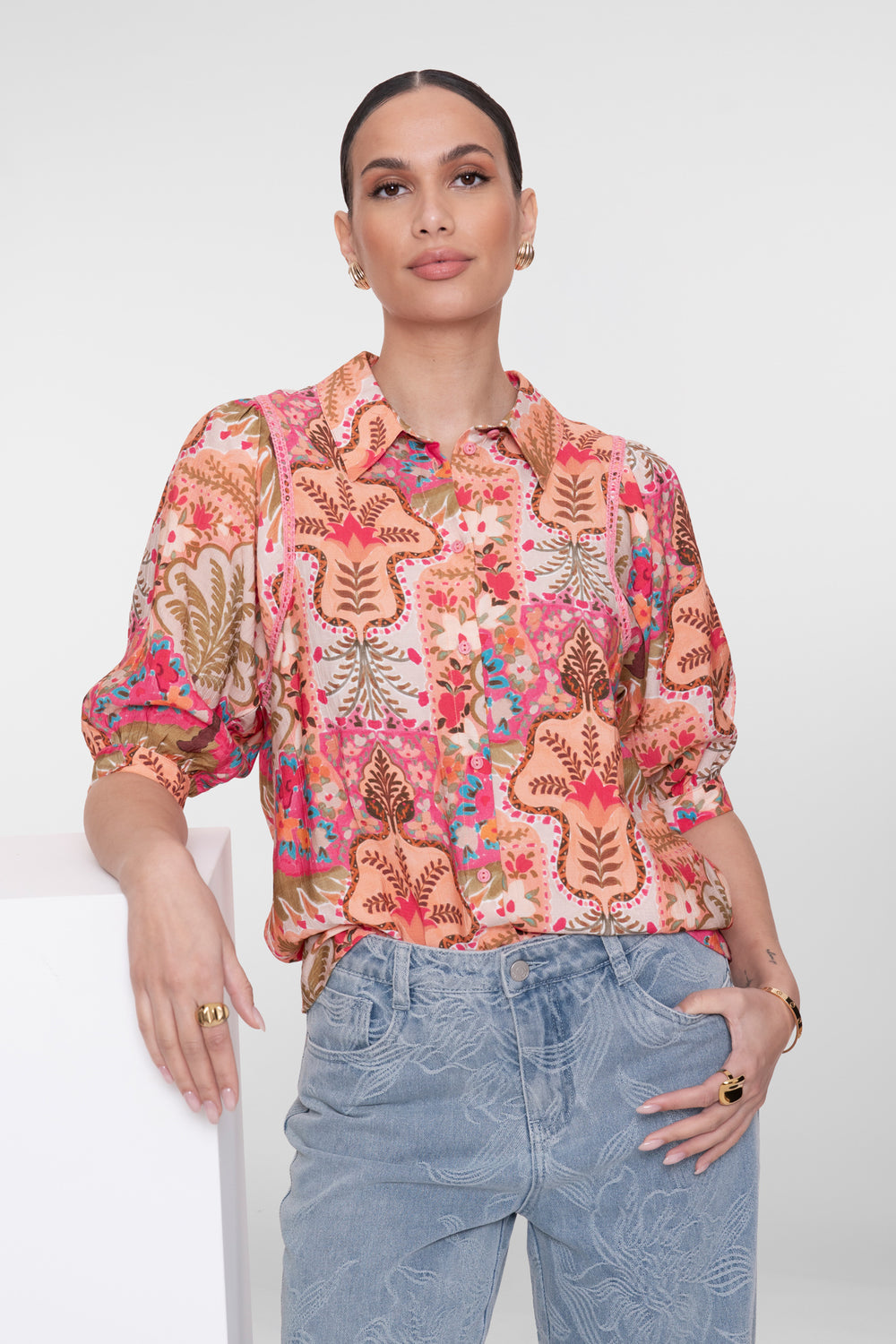 Geisha Bluse mit farbenfrohem Paisley