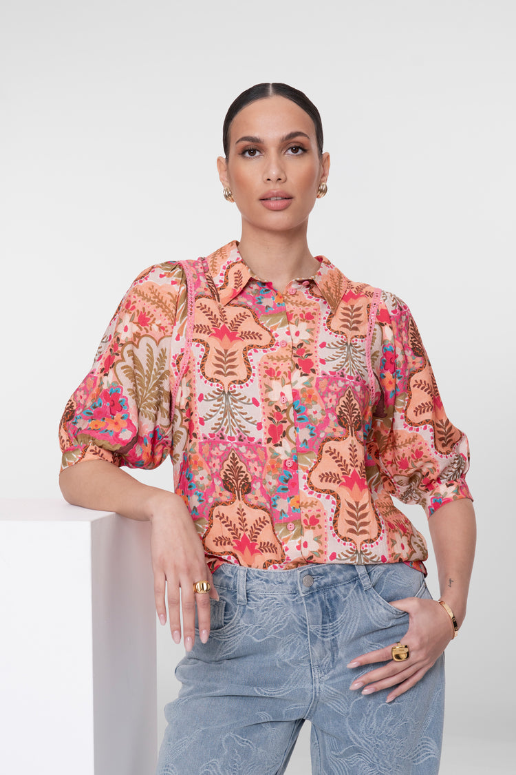 Geisha Bluse mit farbenfrohem Paisley