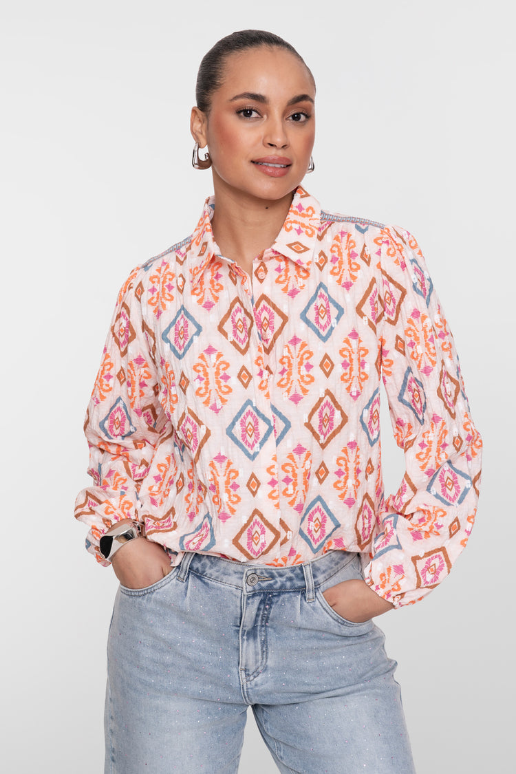 Geisha Bluse mit buntem Ikat-Druck und elastischen Ärmeln