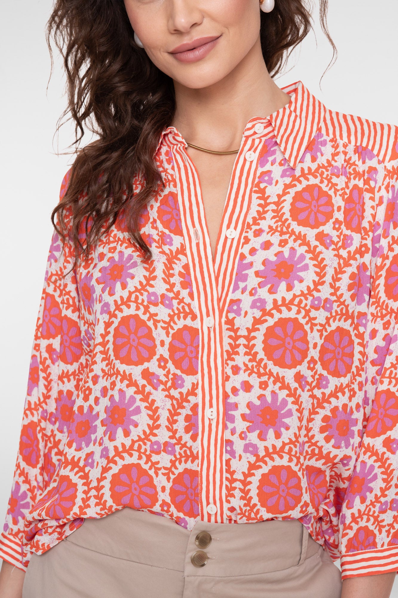 Geisha Bluse mit Blumen- und Streifenmuster