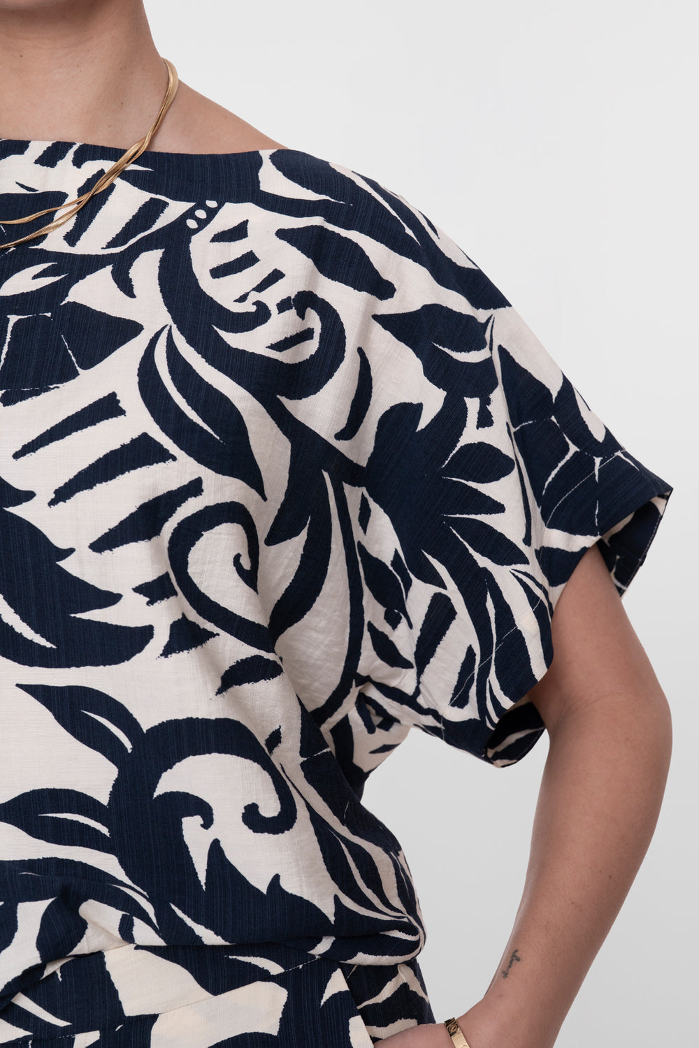 Geisha Top mit elegantem Blumenmuster