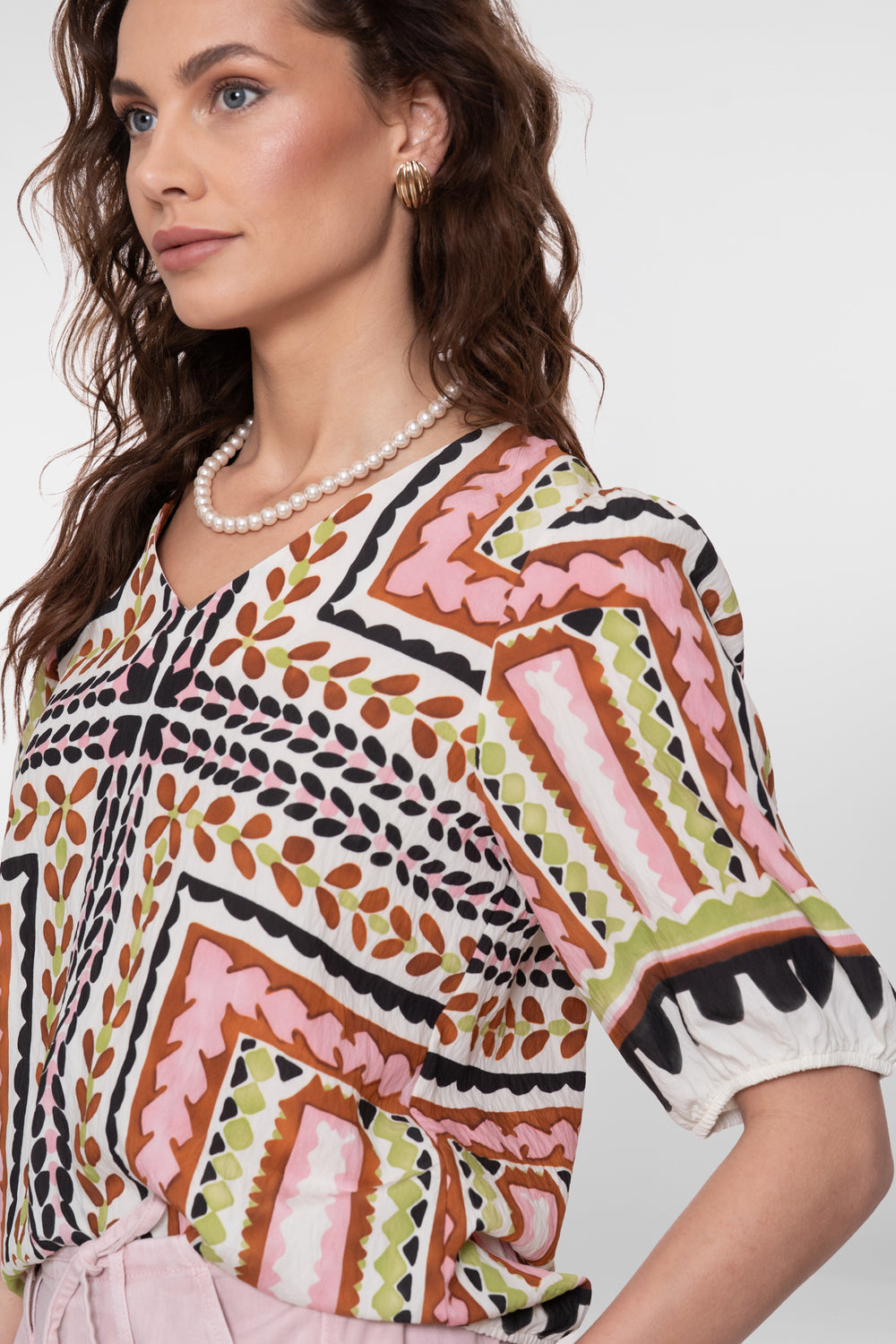 Geisha Top mit farbenfrohem Fliesenprint