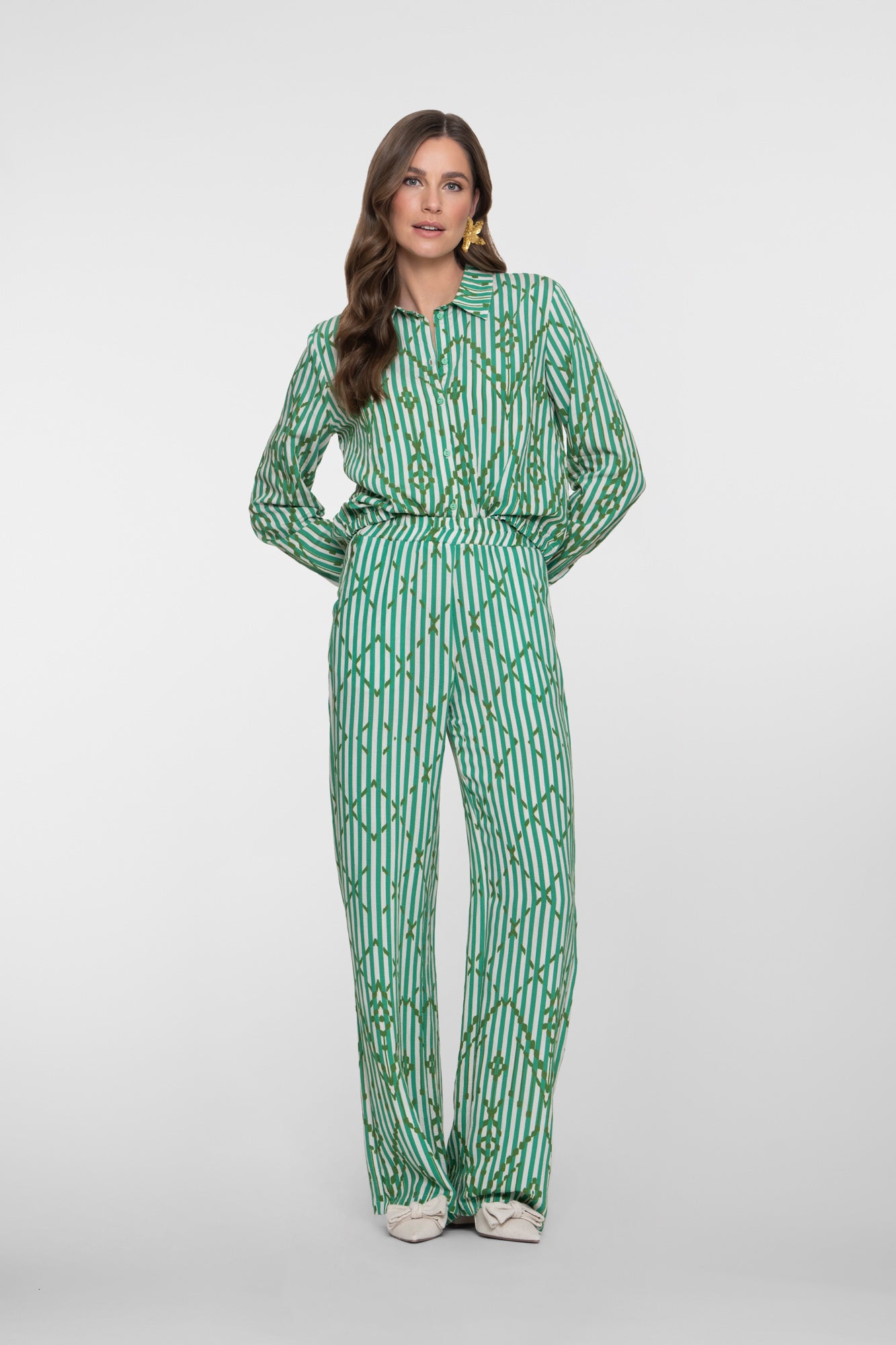 Geisha Bluse mit Streifen und elegantem Karomuster