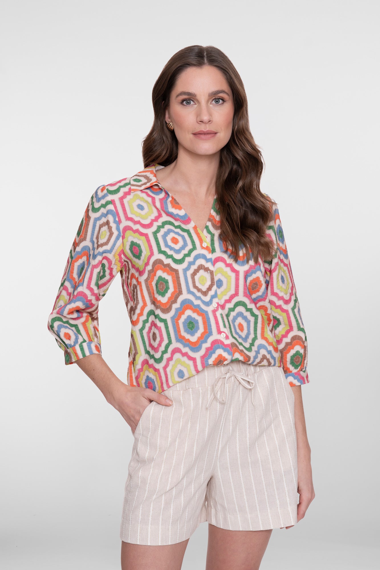 Geisha Bluse mit farbenfrohem Fliesenprint