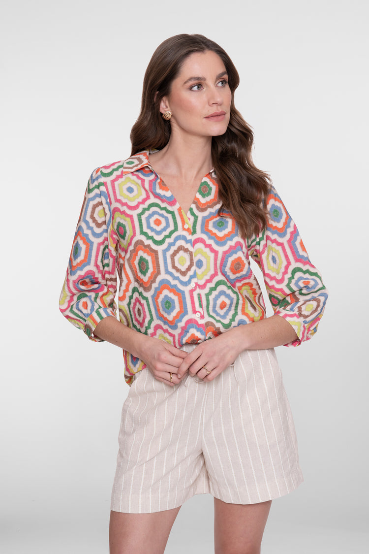 Geisha Bluse mit farbenfrohem Fliesenprint
