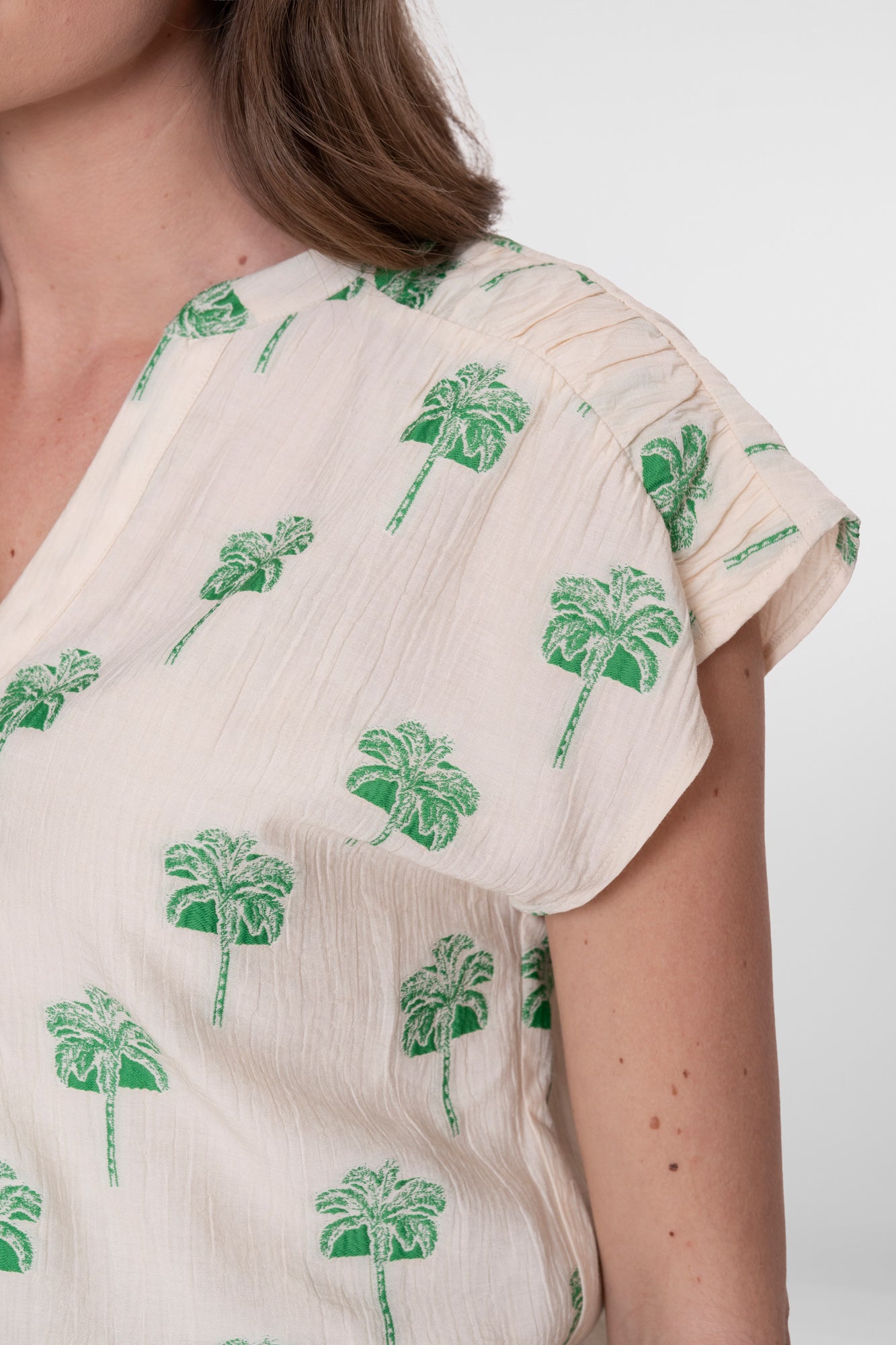 Geisha Top mit sommerlichem Palmenprint