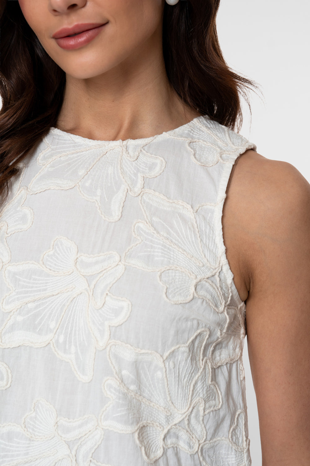 Geisha Top mit gestickten Blumendetails