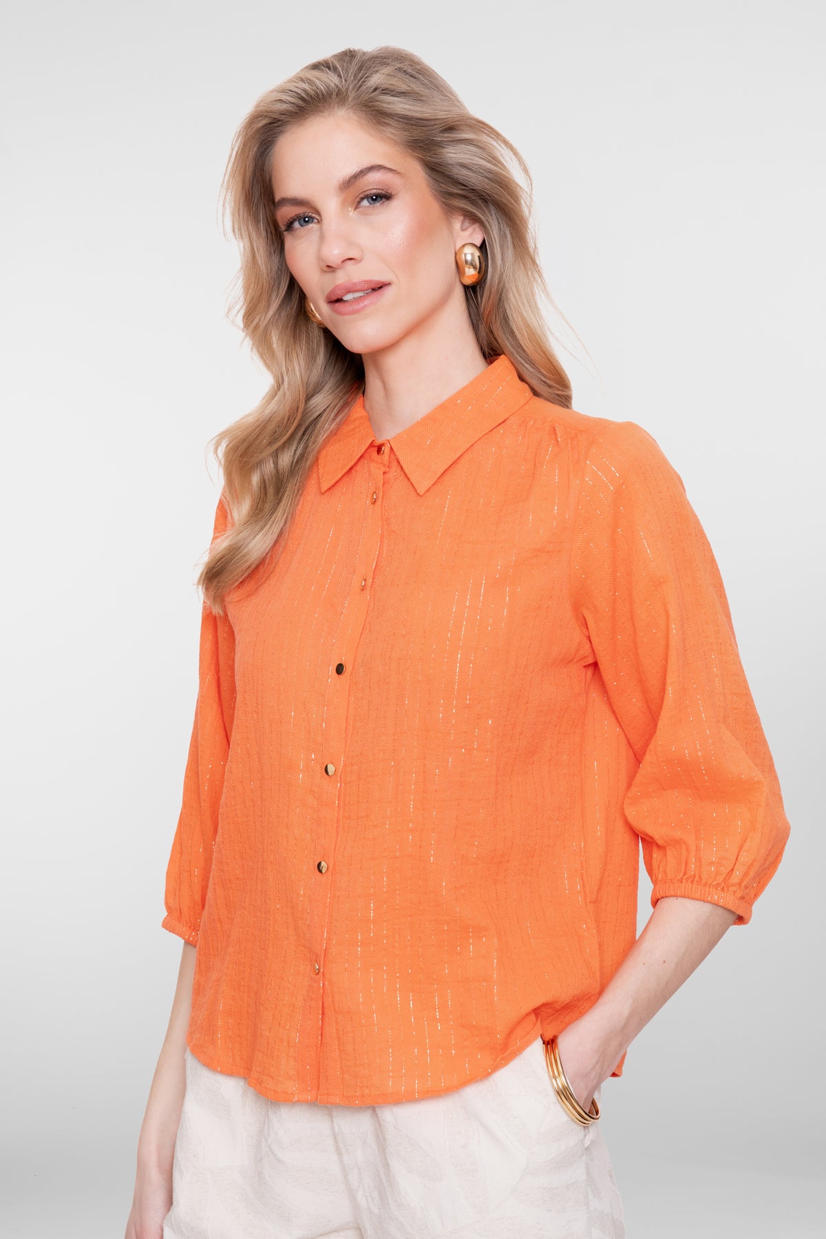 Orangefarbene Geisha-Bluse mit Lurex und auffälligen Knöpfen – Shop de look