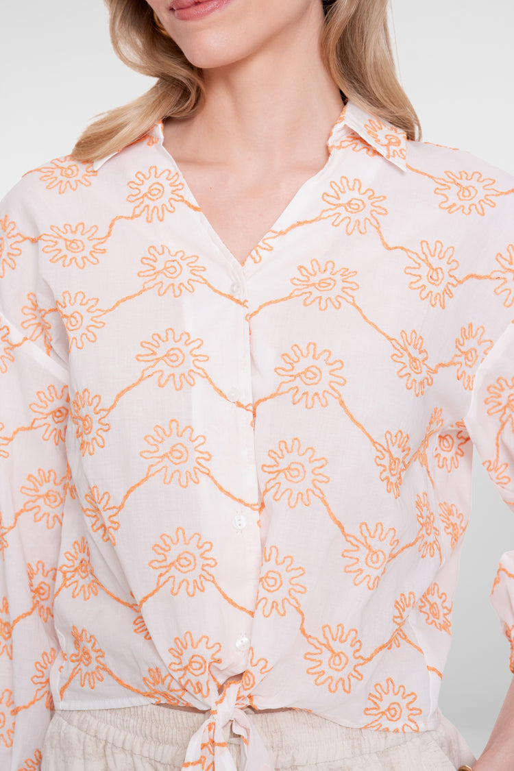 Zierliche Geisha-Bluse mit Knopfleiste