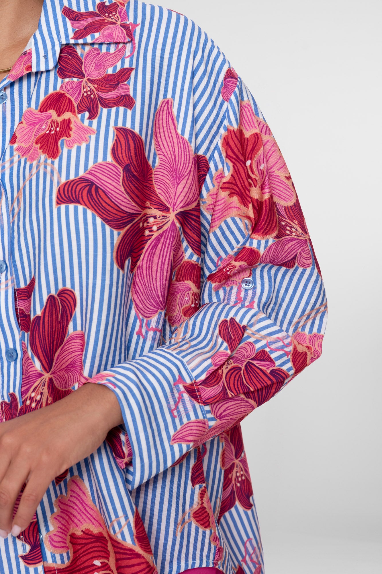Geisha Bluse in Übergröße mit Streifen und Blumen